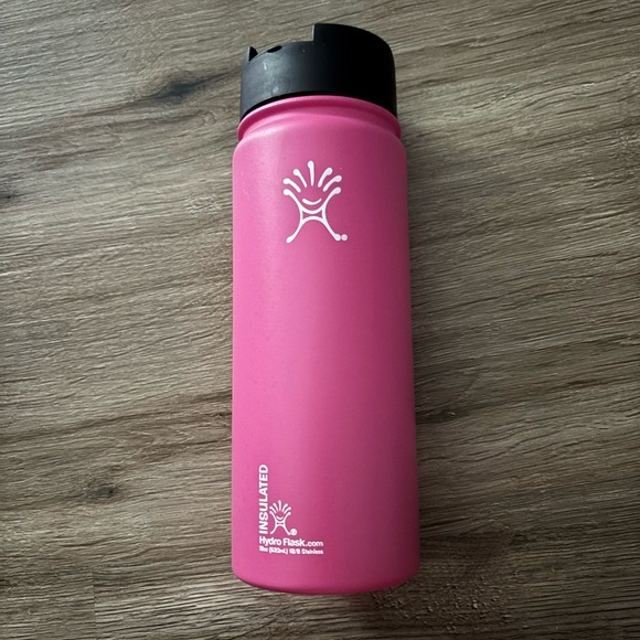 Hydro Flask Magenta Bottle with Black Lid - Picture 1 of 2